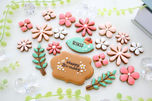 【アイシングクッキー】　花　濃い目ピンク　誕生日　ケーキ　飾り 5枚目の画像