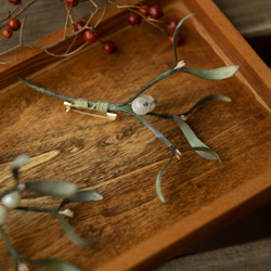 クリスマス の ヤドリギ ブローチ (白の実・透明の実） 6枚目の画像