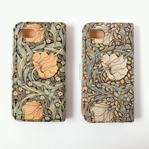 【ご参考:1枚掲載中】掲載生地で作製可。ウィリアムモリス ホリデイ スマホケース ウィリアム・モリス」のデザインを繊細に表現！心あたたまる立体刺繍