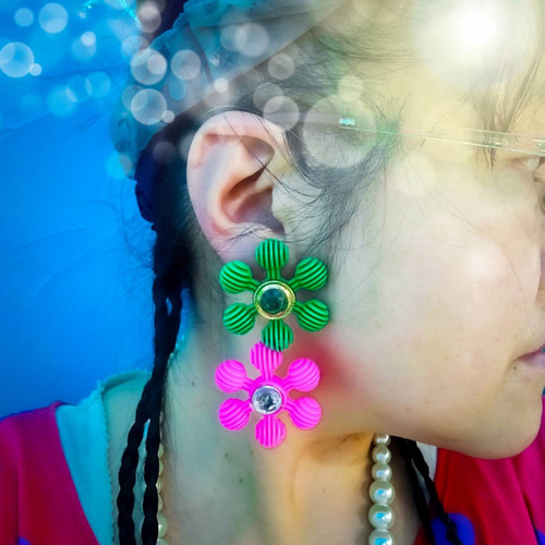 カラフル フラワーブロック ピアス イヤリング 大ぶり レトロポップ