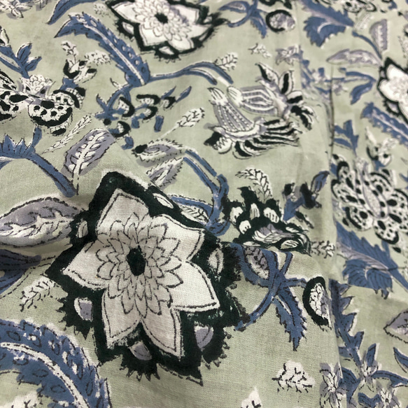 [50cm單位]灰色黑色白色花朵印度手工塊印花織物紡織品 第5張的照片