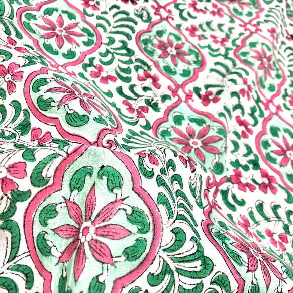 [50cm單位]白色粉紅色花綠葉印度手工塊印花織品 第6張的照片