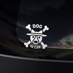 DOG in Car - 海賊旗B【車用犬ステッカー・ドッグインカー】 1枚目の画像