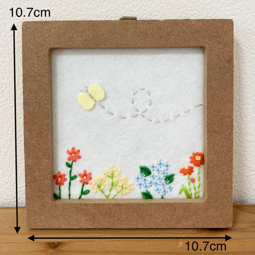 ちょうちょと花畑刺繍 フォトフレーム・写真立て akimaru 通販