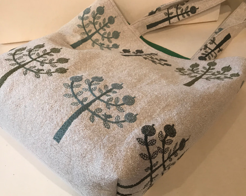 りんご　ハンドメイド まあるいポーチ ミナペルホネン生地使用♪ りんご ハンドメイド まあるいポーチ ミナペルホネン生地使用