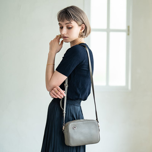 コンパクト 本革 ショルダーバッグ ミニ 小さめ 軽量 斜めがけ