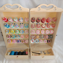 ミシン糸+ボビン 50個収納　便利な糸立て木製裁縫箱　ソーイングボックス　♥柄入 可愛い　収納ケース 2枚目の画像