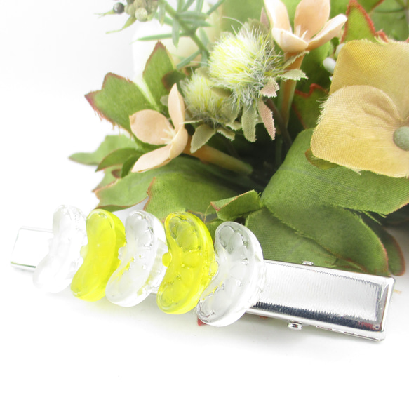 カラフルなグミは、そそるけれど結局クォーツっぽいのが好き♪<創作ヘアクリップ>HC030 1枚目の画像