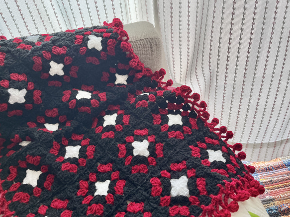 モチーフ編み　フリーカバー　ハンドメイド ハンドメイドかぎ針編みグラニースクエアモチーフ❤️膝掛け/フリー