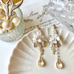 珍珠水晶/ 結婚耳婚/ 垂直耳環/婚嫁首飾//派對耳環/wedding earrings 第2張的照片