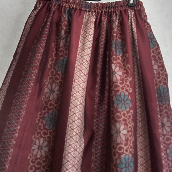 着物リメイク♪ストール付：唐草の花模様の大島紬で作った6枚ハギのお洒落なスカート☆裏地付き：８０ｃｍ丈 4枚目の画像