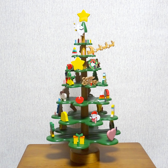 手作りのクリスマスツリー、木工 （b） クリスマスツリー 木工房