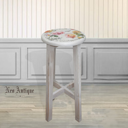 ミルクペインの白にローズが映えるシャビーシックなスツール 椅子