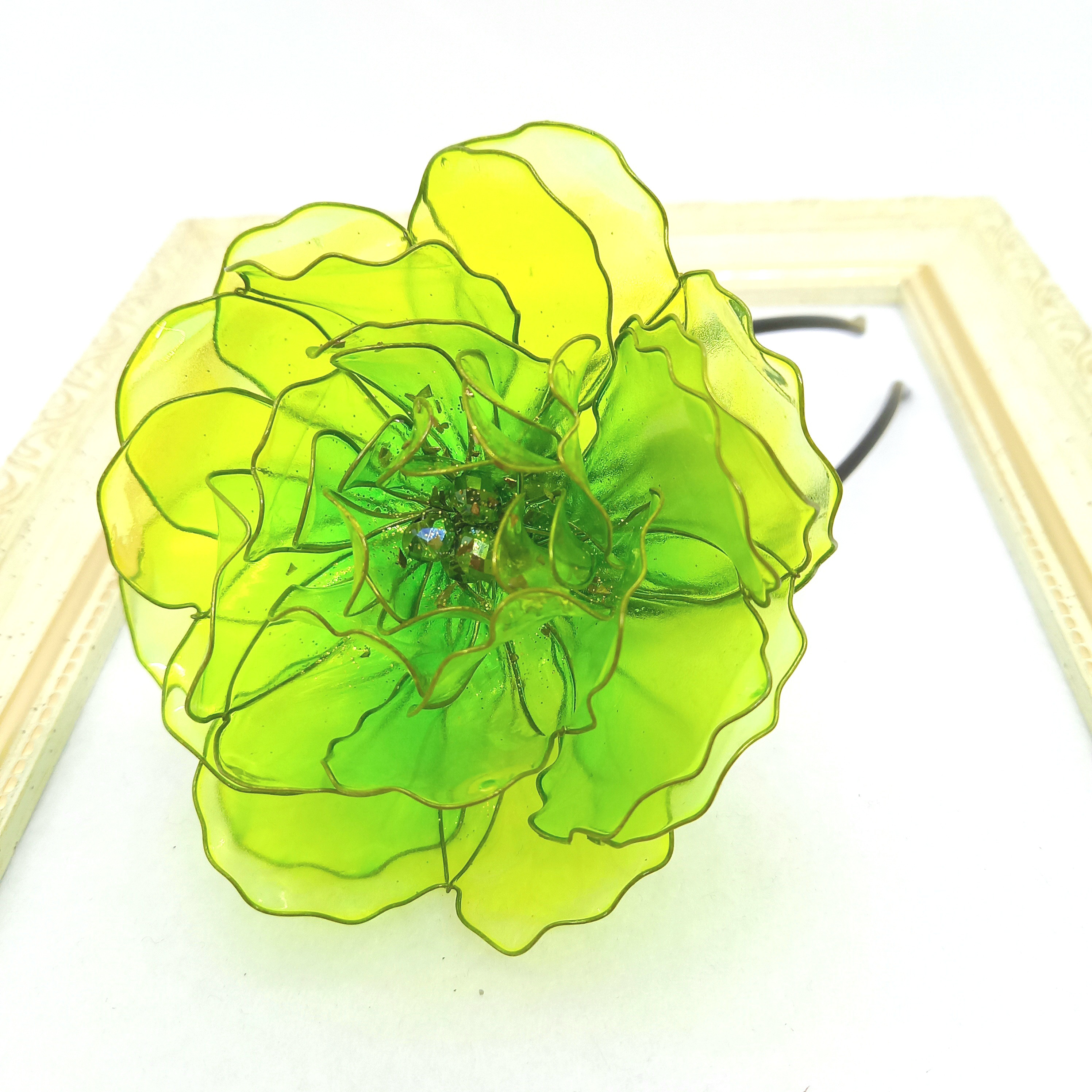 [K-77] 若草色の牡丹・大輪咲き簪 (小)