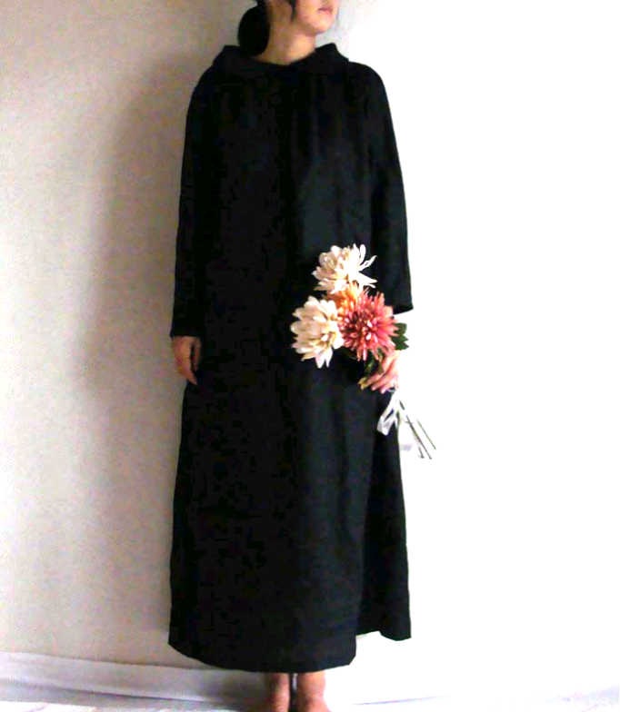 リネン　漆黒のワンピース　ブラック