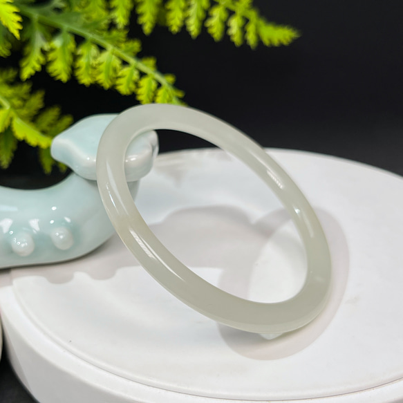 Natural Light Lake Green Hetian Nephrite Bangle 58MM 4枚目の画像