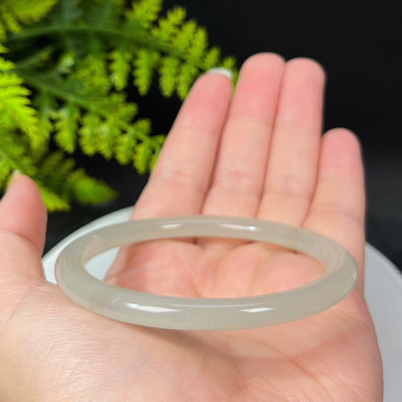 Natural Light Lake Green Hetian Nephrite Bangle 58MM 7枚目の画像