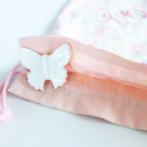 リバティ 巾着袋 さくらんぼ刺繍 Betsy ベッツィ 体操服袋・お着替え袋