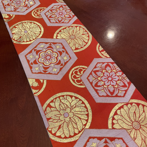 豪華刺繍の可愛い七五三の帯リメイク 正絹テーブルランナー1680 豪華刺繍の可愛い七五三の帯リメイク 正絹テーブルランナー1680