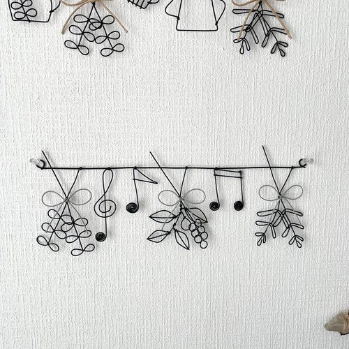 抽象絵画⭐︎音符形のひと 岡﨑乾二郎「TOPICA PICTUS Revisited：Forty Red, White, And