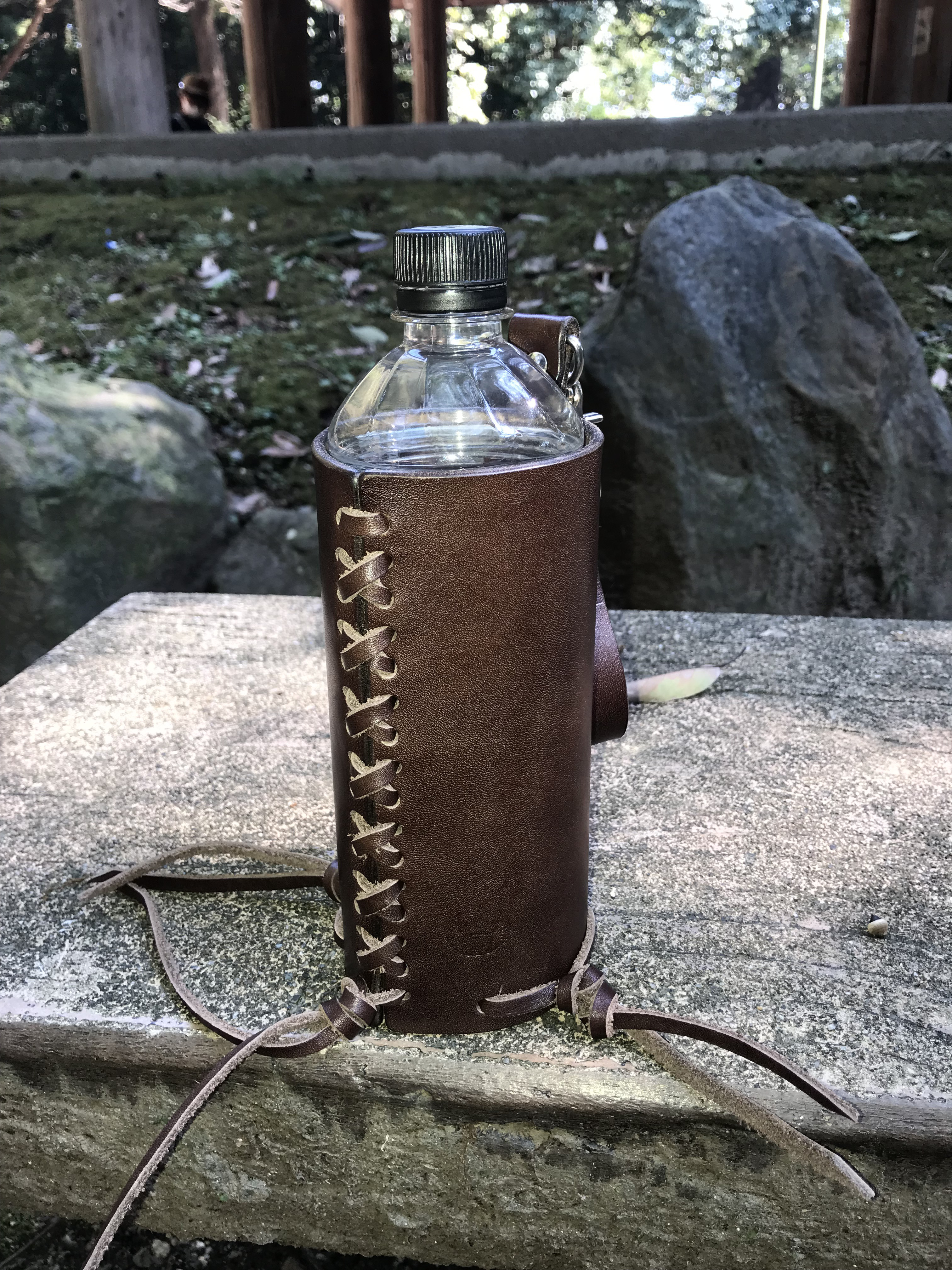 delica moai 真鍮製ペットボトルケース　レザーホルダー付き delica moai 真鍮製ペットボトルケース レザーホルダー付き