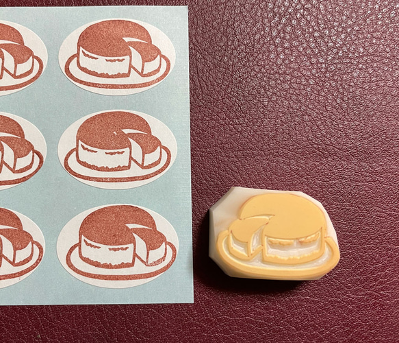 ふわふわベイクドチーズケーキの消しゴムはんこ（持ち手つき） はんこ