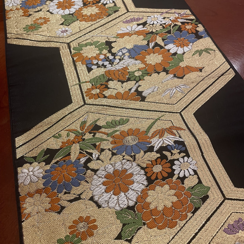 豪華刺繍の袋帯から作った正絹テーブルランナー 帯リメイク1687