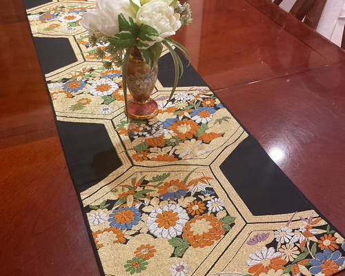 【1点もの】花柄 正絹高級帯テーブルランナー 豪華 着物の帯のテーブルランナー 正絹 - ショップ Japanese