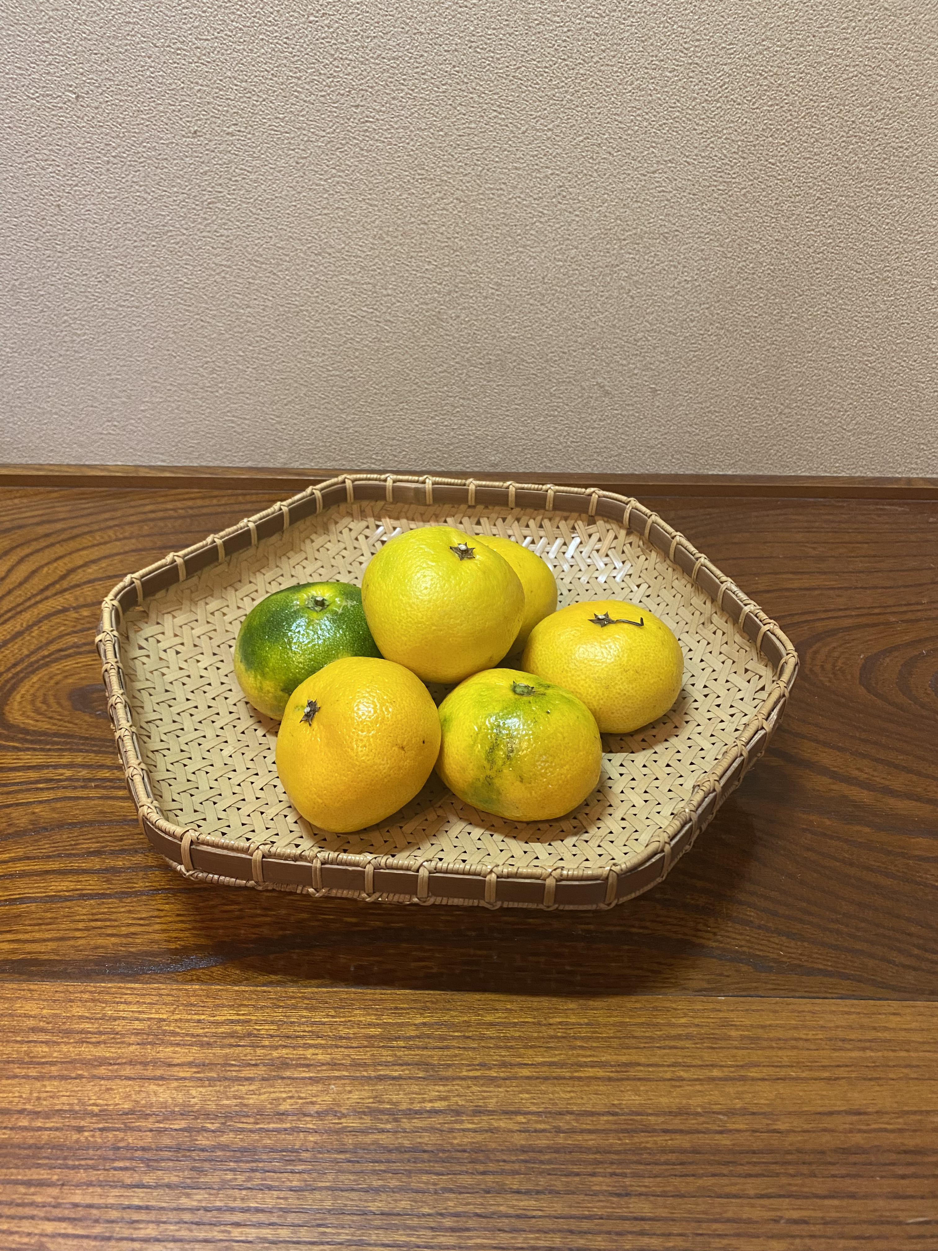 ナチュラル竹素材で贅沢気分！　麻葉六角盛籠