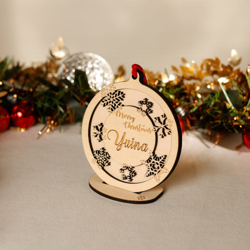 8ミリ厚☆2層の木製クリスマスオーナメント 雪の結晶 名入れ 年号刻印