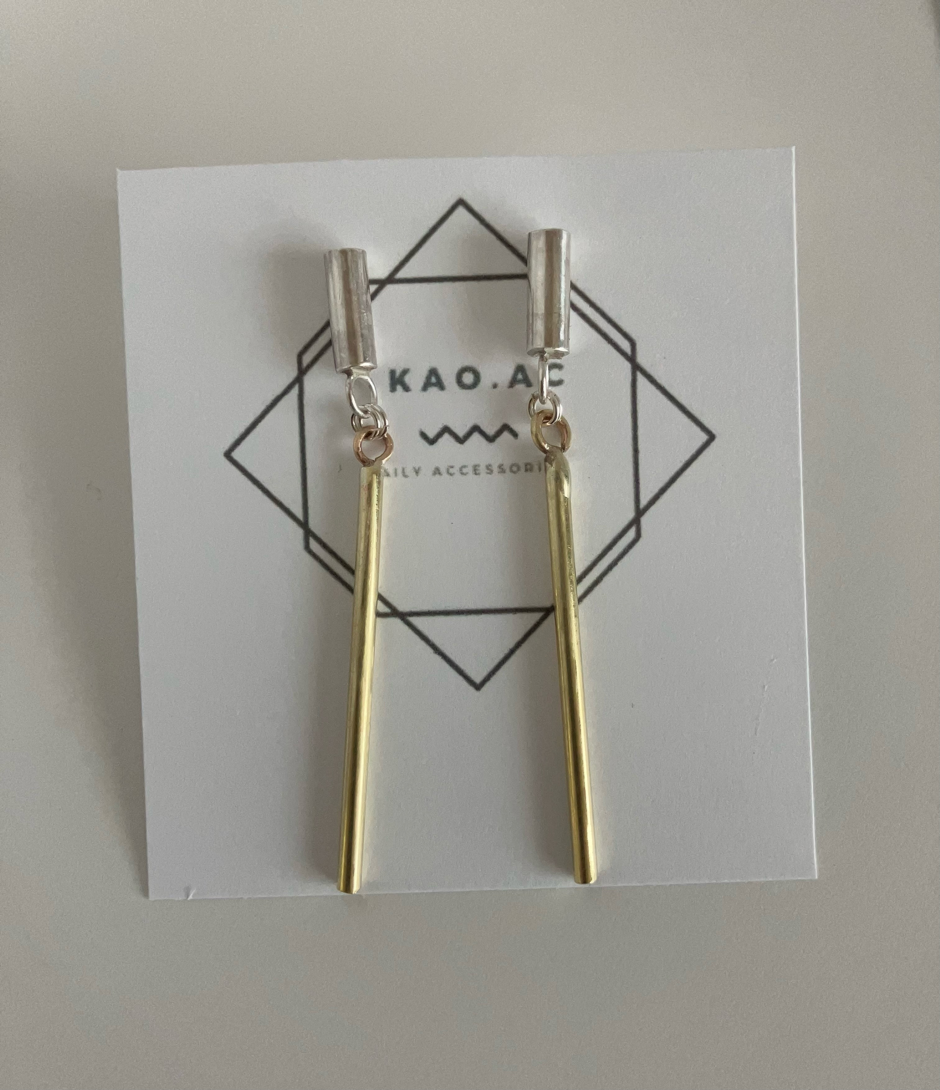 《silver×brass》"かっこいいストレート揺れる"スティックピアス/イヤリング　シルバー×真鍮　コンビカラー