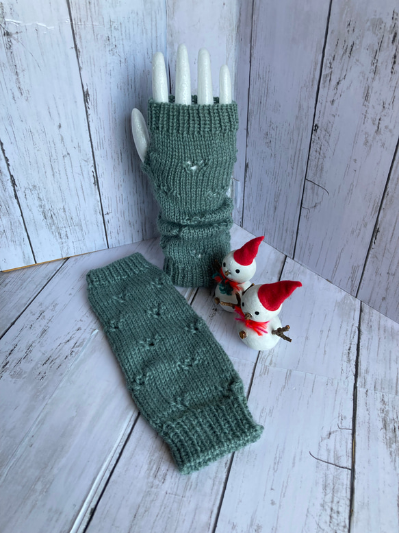 ハンドウォーマー、セージグリーン、透かし編みⒶ、毛100％、受注制作