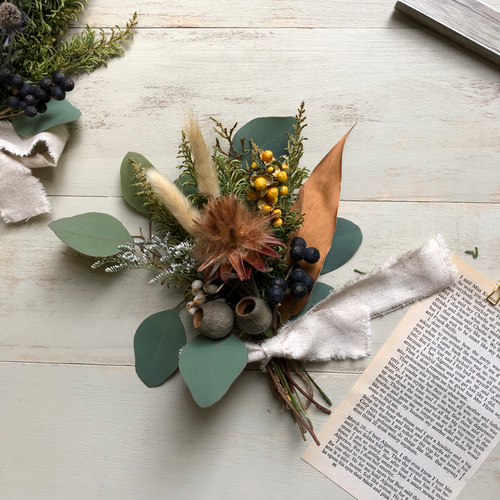 プルモサムとベルガムナッツの秋から冬へのボタニカルスワッグ ドライ  