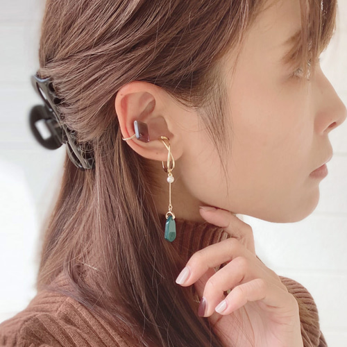 ✨4月誕生石✨ ハーキマーダイアモンド＜原石＞のイヤーカフ（片耳用） | iichi  日々の暮らしを心地よくするハンドメイドやアンティークのマーケットプレイス イヤーカフ