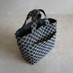 [令人愉悅的輕盈感和儲存容量！ ] Fukure提花編織原廠手提袋[共3種] 第20張的照片
