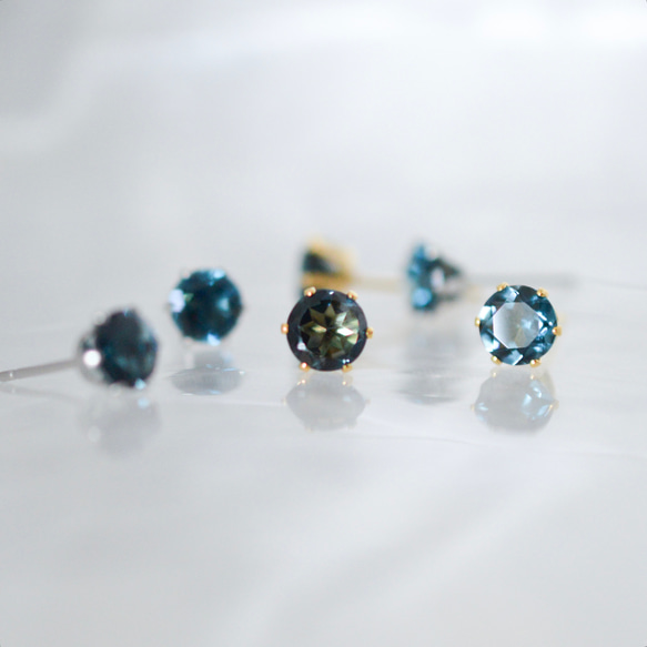 【大粒ロンドンブルートパーズのシンプルな一粒スタッドピアス】6mm/青/天然石/サージカルステンレス/つけっぱなしok 9枚目の画像