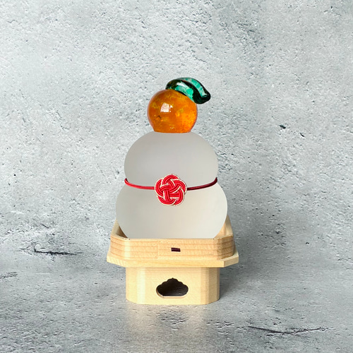 ガラスの鏡餅 三方・水引き付き 2.5寸サイズ 磨りガラス 鏡餅 glass