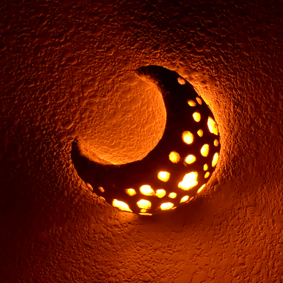 「三日月Crescent Moon〜はちすシリーズ.2」オブジェ、壁かけ、照明として、月、moon 2枚目の画像