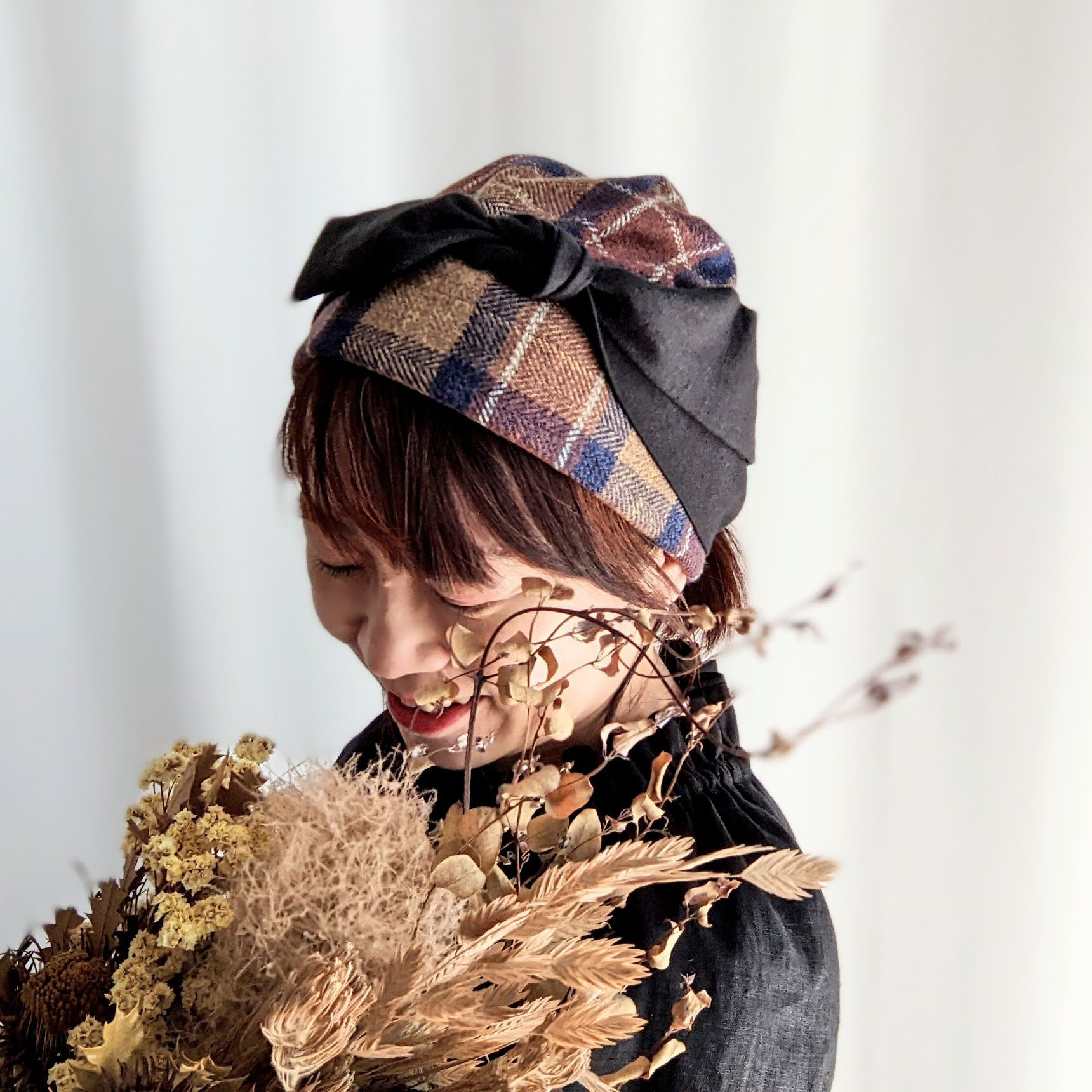 コットンツイードのあったか帽子（ブラウンチェック×ブラック）