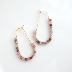 ｛ピアス｝14kgf/twist hoop earrings マルチカラースピネル〔8月誕生石〕 1枚目の画像