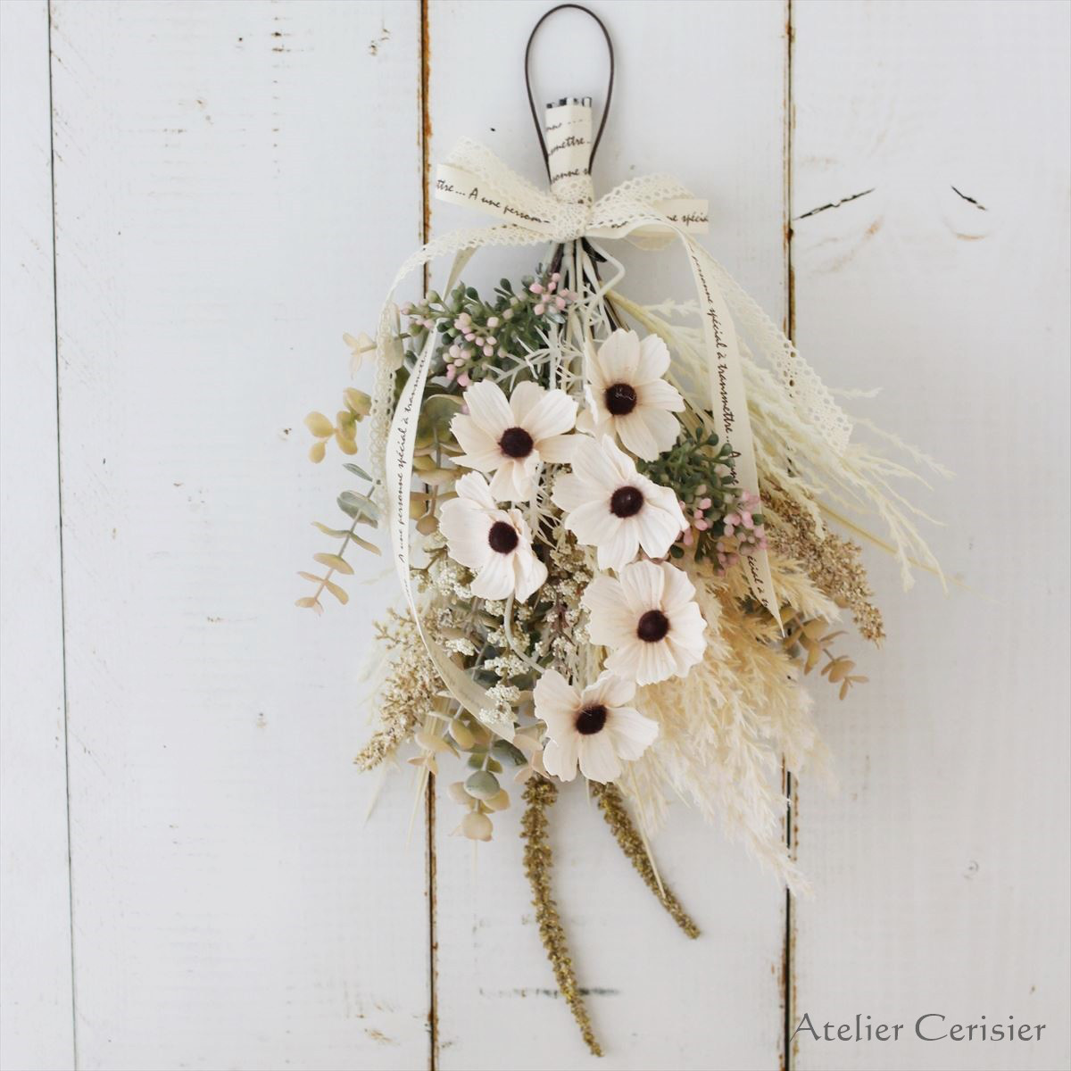 コスモス＆パンパス スワッグ＜アーティフィシャルフラワー＞オフホワイト【母の日】