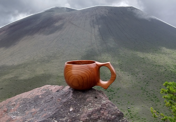 京都北山杉の一木彫りコーヒーカップ 1枚目の画像