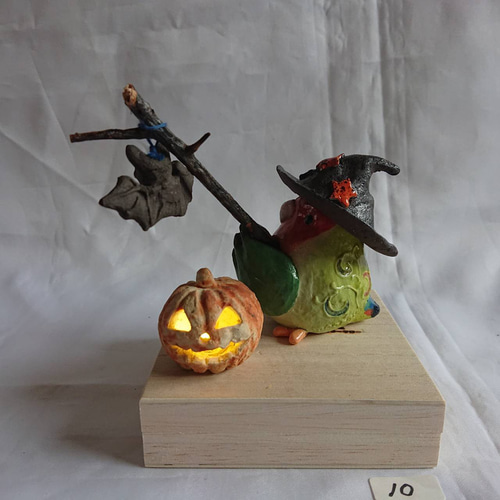 ⑩小鳥用小物 陶器 ハロウィン 魔女帽子 コウモリ かぼちゃ 小鳥と