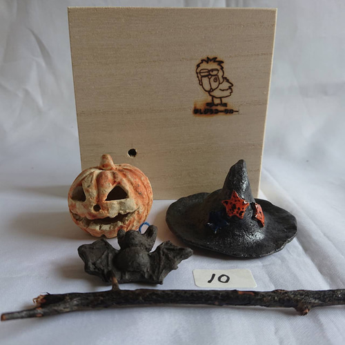 ⑩小鳥用小物 陶器 ハロウィン 魔女帽子 コウモリ かぼちゃ 小鳥
