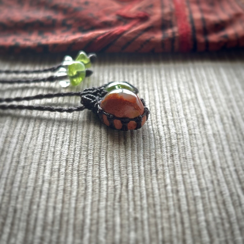 カンテラオパールとペリドットのマクラメネックレス ネックレス