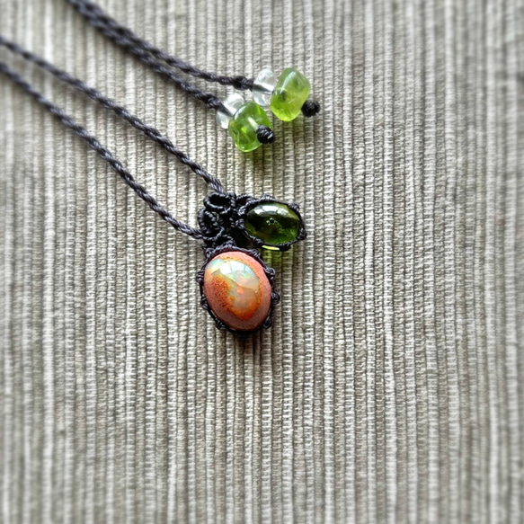 オパール・ペリドットのマクラメネックレス カンテラオパールとペリドットのマクラメネックレス ネックレス