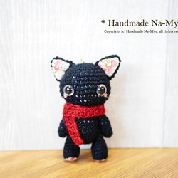 ★即日発送★fabric&wool★ マフラー取り外し可能・黒猫ちゃん：立ち姿・約9cm／Mサイズ 2枚目の画像