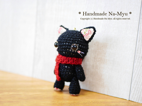 ★即日発送★fabric&wool★ マフラー取り外し可能・黒猫ちゃん：立ち姿・約9cm／Mサイズ 3枚目の画像