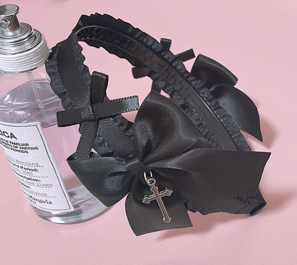 リボンカチューシャ ヘッドドレス ブラック黒♡量産型地雷系ハンドメイドゴスロリ病みかわいいフリルアイドルロリィタメイド 1枚目の画像