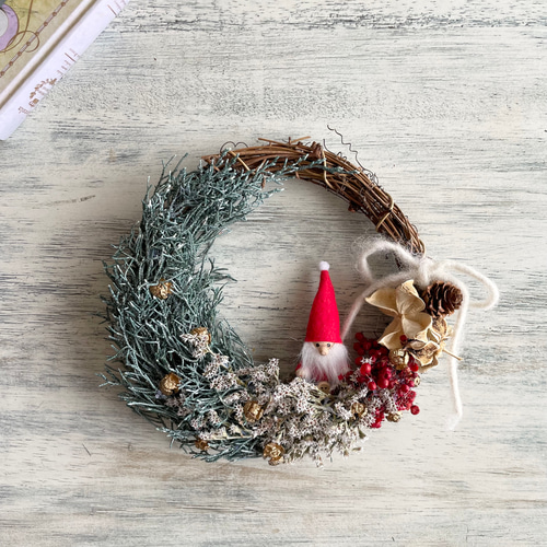 サンタのクリスマスリース プリザーブドフラワー アシンメトリー